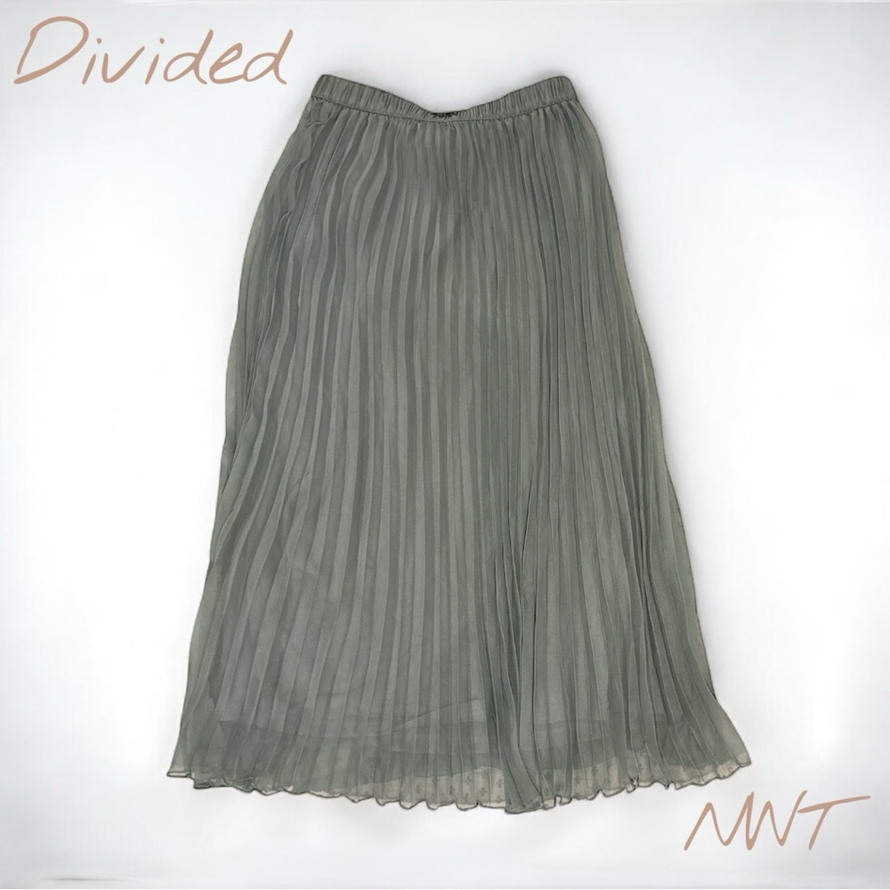 H&M Divided Sage Green Pleated Midi Skirt NWT Size 2